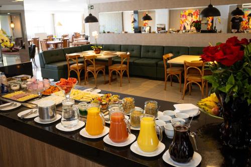 Makanan di atau berdekatan hotel