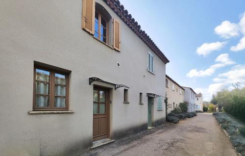 Lovely Home In Saint-Laurent-De-La-Cabrerisse