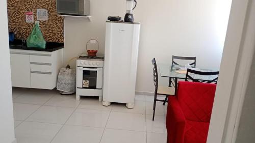 Η κουζίνα ή μικρή κουζίνα στο Apartamento Arcoverde 02