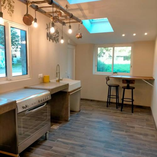 Η κουζίνα ή μικρή κουζίνα στο 10 Boules B&B