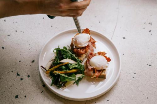 Mad på lejlighedshotellet eller i nærheden