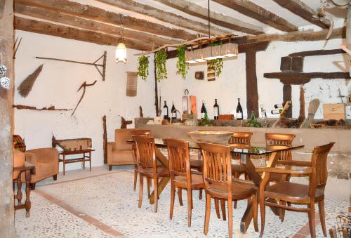 Fotografia z galérie ubytovania Spacious villa with private pool - Campo de Cuéllar v destinácii Campo de Cuéllar