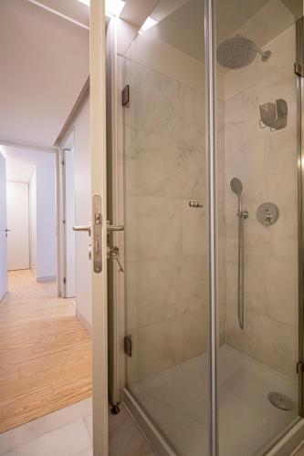 Castelo Superior Two Bedroom Apartment by Les Deux Mariettes