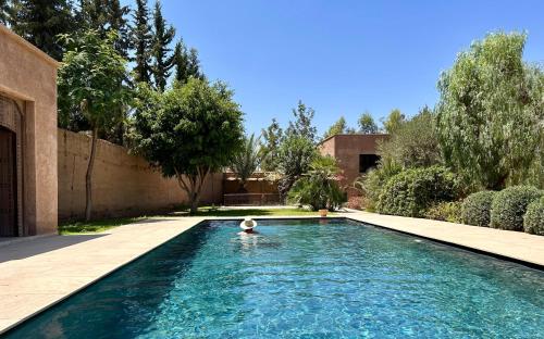 Πισίνα στο ή κοντά στο Villa Ourtane