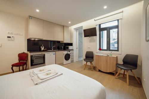 Carmo Residence Porto by Vacationy