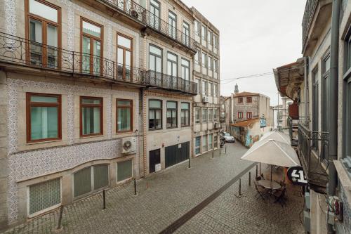 Carmo Residence Porto by Vacationy