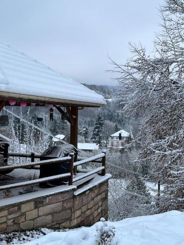 Cabane, Kota Gri'hôtes v zimě