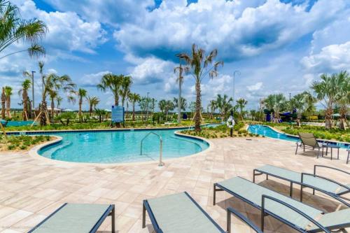 Luxury 4 bedroom 3 bath pool Home 271 photo 13