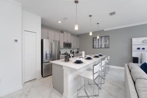 Luxury 4 bedroom 3 bath pool Home 271 photo 24