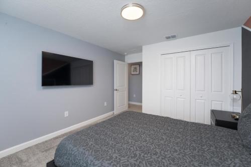 Luxury 4 bedroom 3 bath pool Home 271 photo 29
