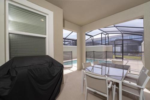 Luxury 4 bedroom 3 bath pool Home 271 photo 31
