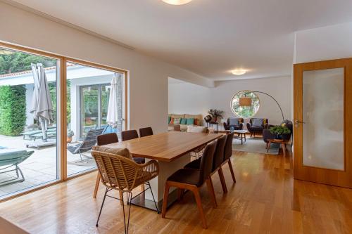 Villa da Penha by refuge holiday homes