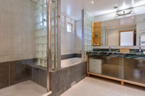 Villa da Penha by refuge holiday homes