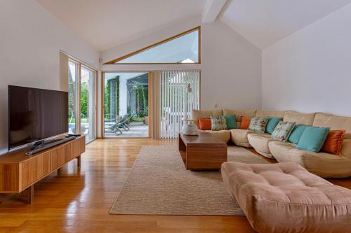 Villa da Penha by refuge holiday homes