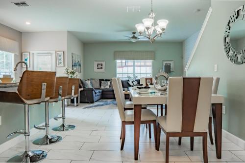Luxury 5 Bedroom 4 bath private pool Home 266 photo 108