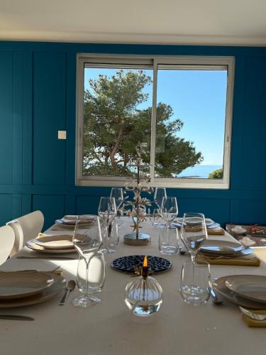 Imagen de la galería de Le Mistral, Superbe Appartement 2 Chambres, Vue Mer Proximité Plage, Parking Gratuit, en Sète