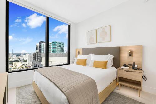 On 44th Floor! Condo w The Best Views & Free Parking photo 21
