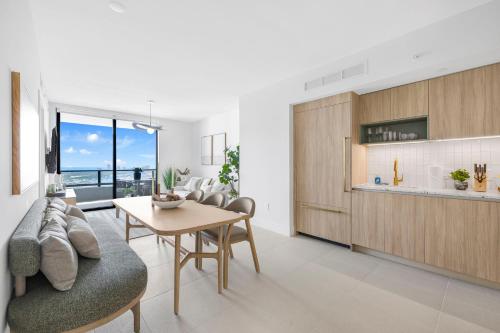 On 44th Floor! Condo w The Best Views & Free Parking photo 27