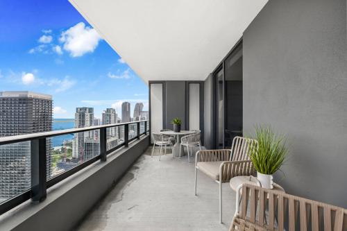 On 44th Floor! Condo w The Best Views & Free Parking photo 32