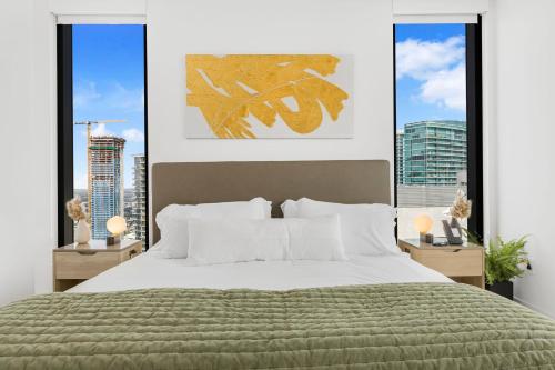 On 44th Floor! Condo w The Best Views & Free Parking photo 17