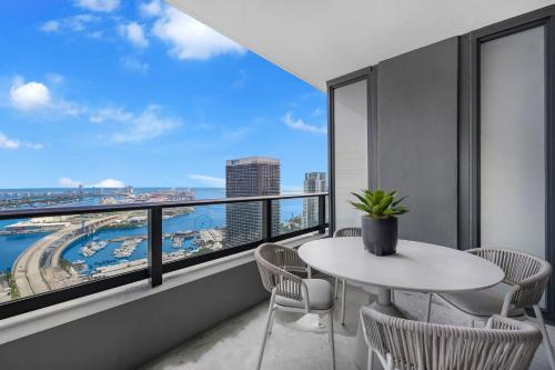 On 44th Floor! Condo w The Best Views & Free Parking photo 33