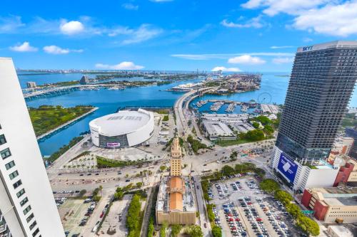 On 44th Floor! Condo w The Best Views & Free Parking photo 34