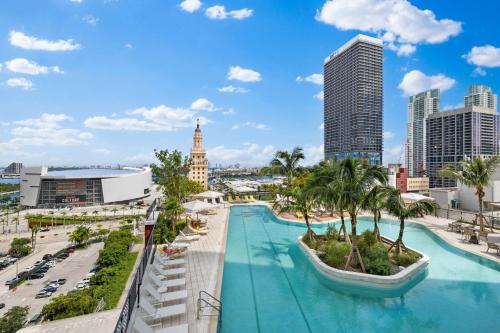 On 44th Floor! Condo w The Best Views & Free Parking photo 47