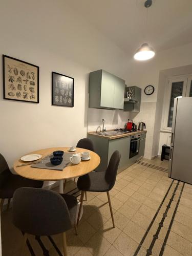 Pietra Apartment,Colosseo