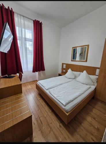 Letto o letti in una camera di Hotel Restaurant Schwert