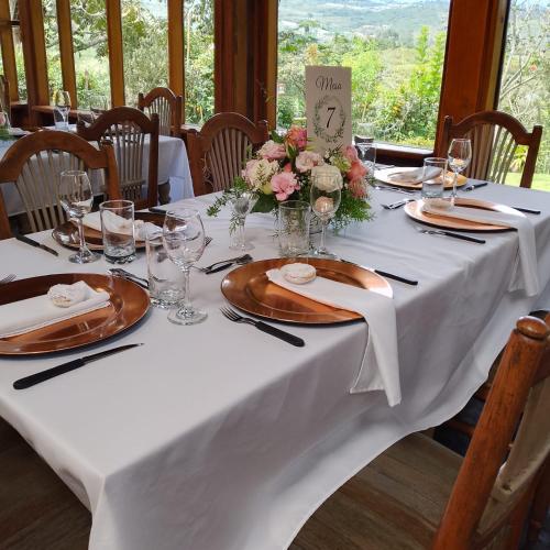 Hosteria Cananvalleにあるレストランまたは飲食店
