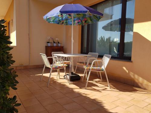 Αίθριο ή υπαίθριος χώρος στο Villa Muse Holiday sul mare Capo Mulini, Acireale - Sicilia, Italy Locazione Turistica