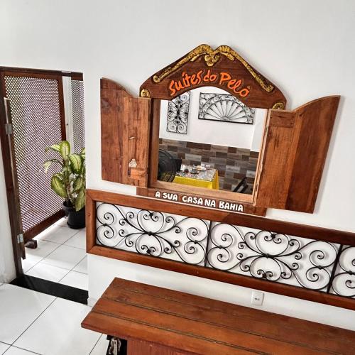 a sign for a sushiarmaarmaarma restaurant on a wall at Pousada Suítes Do Pelô in Salvador