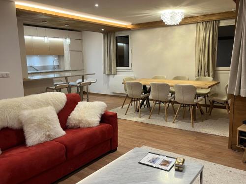 Χώρος καθιστικού στο Renovated 6-8 pers Luxury Chalet in Meribel Centre 85m2 3BR 3BA with Mountain View and boots heater !