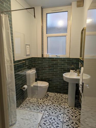 Central London Apartment - Great Location photo 56