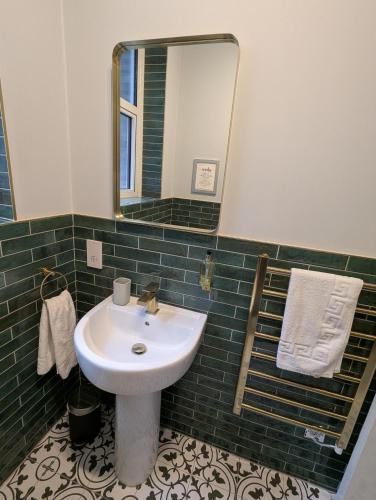 Central London Apartment - Great Location photo 58