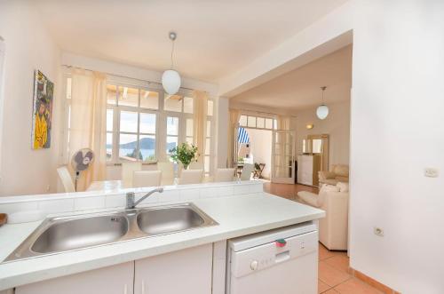 Φωτογραφία από το άλμπουμ του Apartments Angel σε Prvic Sepurine