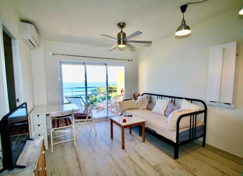 Precioso estudio primera linea Fossa-Puerto Calpe
