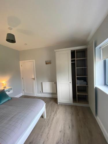Gallery image of Kingsize room in quiet house in Skehanagh