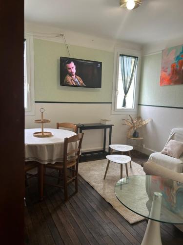 Photo de la galerie de l'établissement Charmant T3 en plein coeur de Bourges, à Bourges