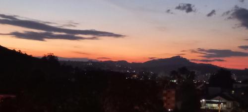 Nespecifikovaný výhled na hory nebo výhled na hory při pohledu z apartmánu