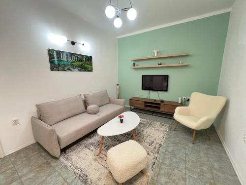 Florence family 2BDR Apt - min from Serdika w WiFi