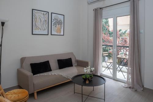 City Break Apartment 4' to Metro