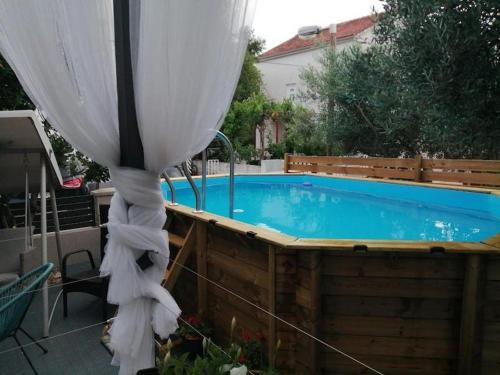 Apartments with swimming pool Vodice - 23759