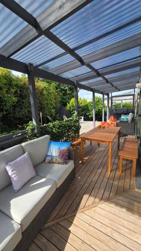 Balkoni atau teres di Hosts on the Coast Treetops