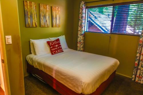 Gallery image of Sleepy Hollow Cabins and Hotel in Crestline