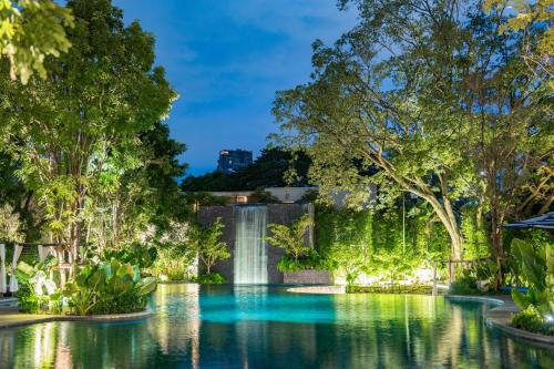 Kolam renang di atau dekat dengan Marriott Executive Apartments, Bangkok Townhall Sukhumvit