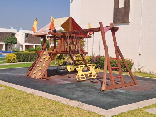 Ο χώρος παιχνιδιού για παιδιά στο Residential House