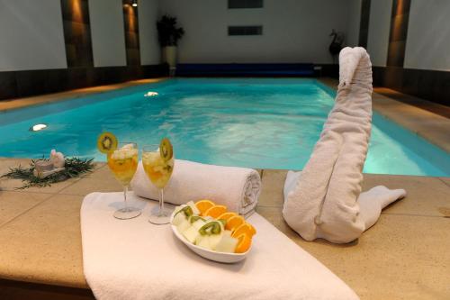 Πισίνα στο ή κοντά στο Residenz Moselzauber - Ferienwohnungen mit Pool Landschaft