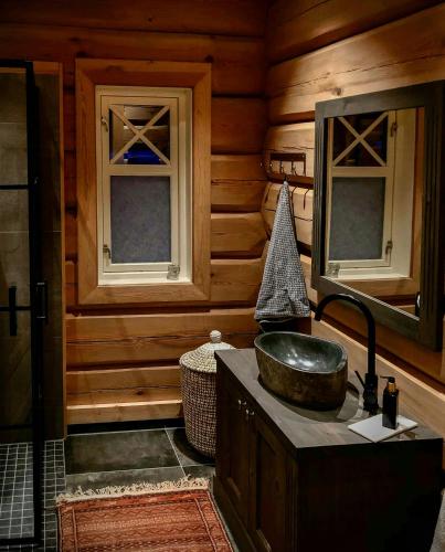 Φωτογραφία από το άλμπουμ του Rustic Log Cabin At The Foot Of Hardangervidda σε Uvdal