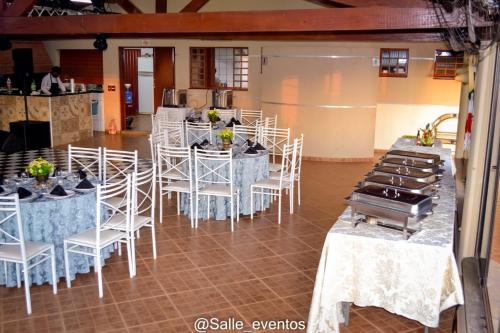 Restoran atau tempat lain untuk makan di Salle Eventos Chacara